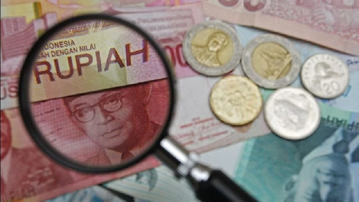 Rupiah melemah tajam, S&P Global Ratings beri outlook negatif pada obligasi pemerintah Indonesia