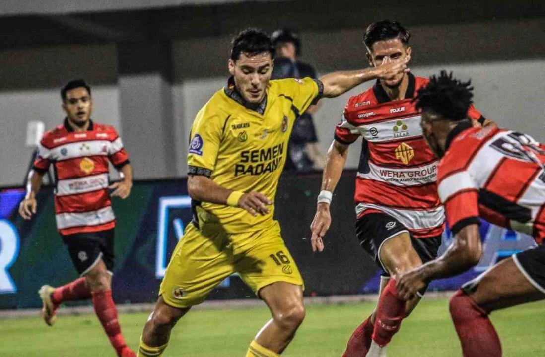 Semen Padang vs Madura United: Gol Penentu Junior Brandao Bikin Laskar Sape Kerrab Bebas Zona Merah
