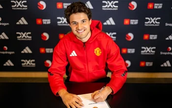 Senne Lammens dari Royal Antwerp Jadi Sorotan Utama Manchester United di Musim 2025/26