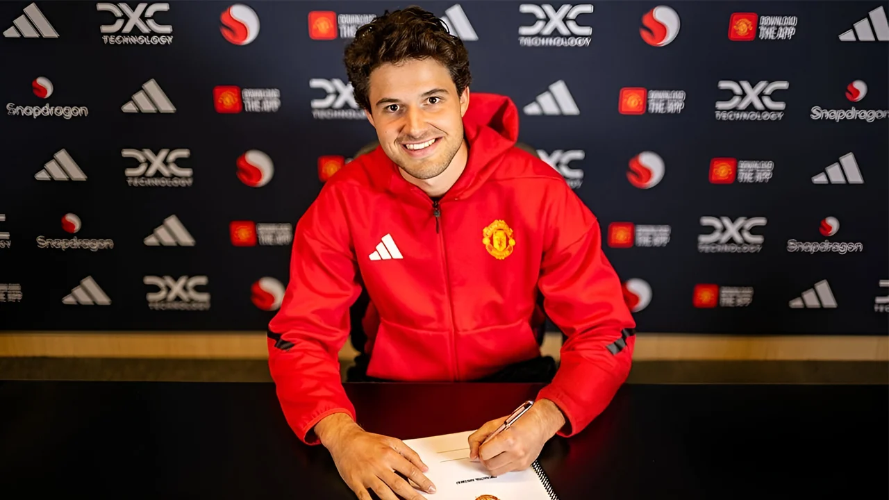 Senne Lammens dari Royal Antwerp Jadi Sorotan Utama Manchester United di Musim 2025/26