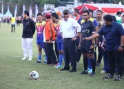 Singapura dalam Sorotan: Dampak Nilai Tukar, Kejahatan Lintas Batas, Turnamen Sepak Bola U17, dan Ritual Korban di Tengah Dinamika Regional