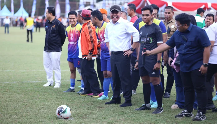 Singapura dalam Sorotan: Dampak Nilai Tukar, Kejahatan Lintas Batas, Turnamen Sepak Bola U17, dan Ritual Korban di Tengah Dinamika Regional