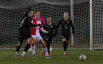 Slavia Praha Tumbang di Hradec Králové, Unbeaten Streak Sirna – Kontroversi Mbodji Membara