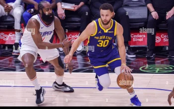 Stephen Curry Pimpin Warriors Comeback Epik 126-121 atas Clippers, Melaju ke Playoff NBA 2026