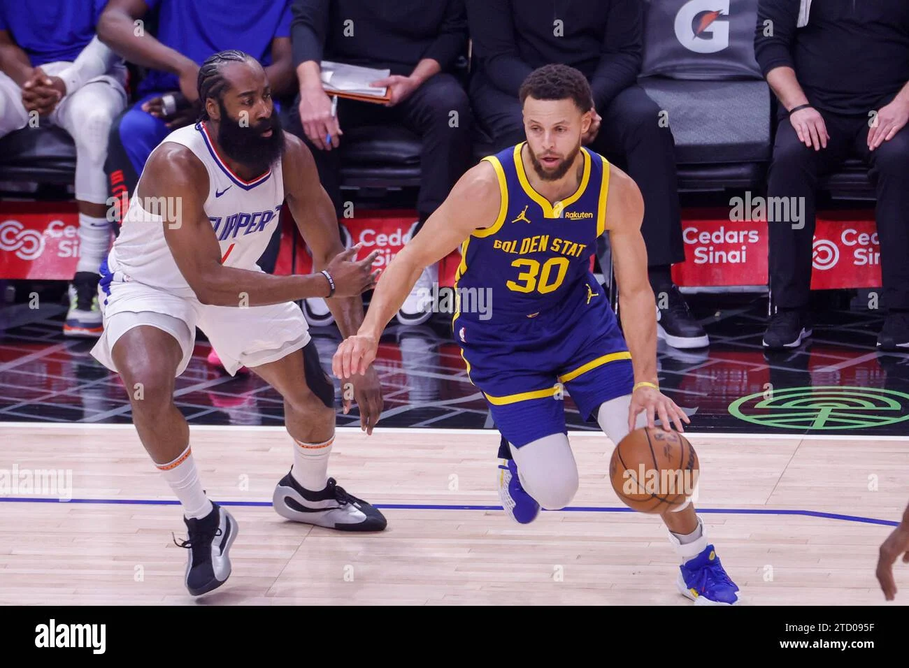 Stephen Curry Pimpin Warriors Comeback Epik 126-121 atas Clippers, Melaju ke Playoff NBA 2026