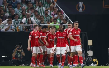 Sunderland vs Nottingham Forest: Prediksi, Susunan Pemain, dan Peluang Taruhan di Stadion of Light