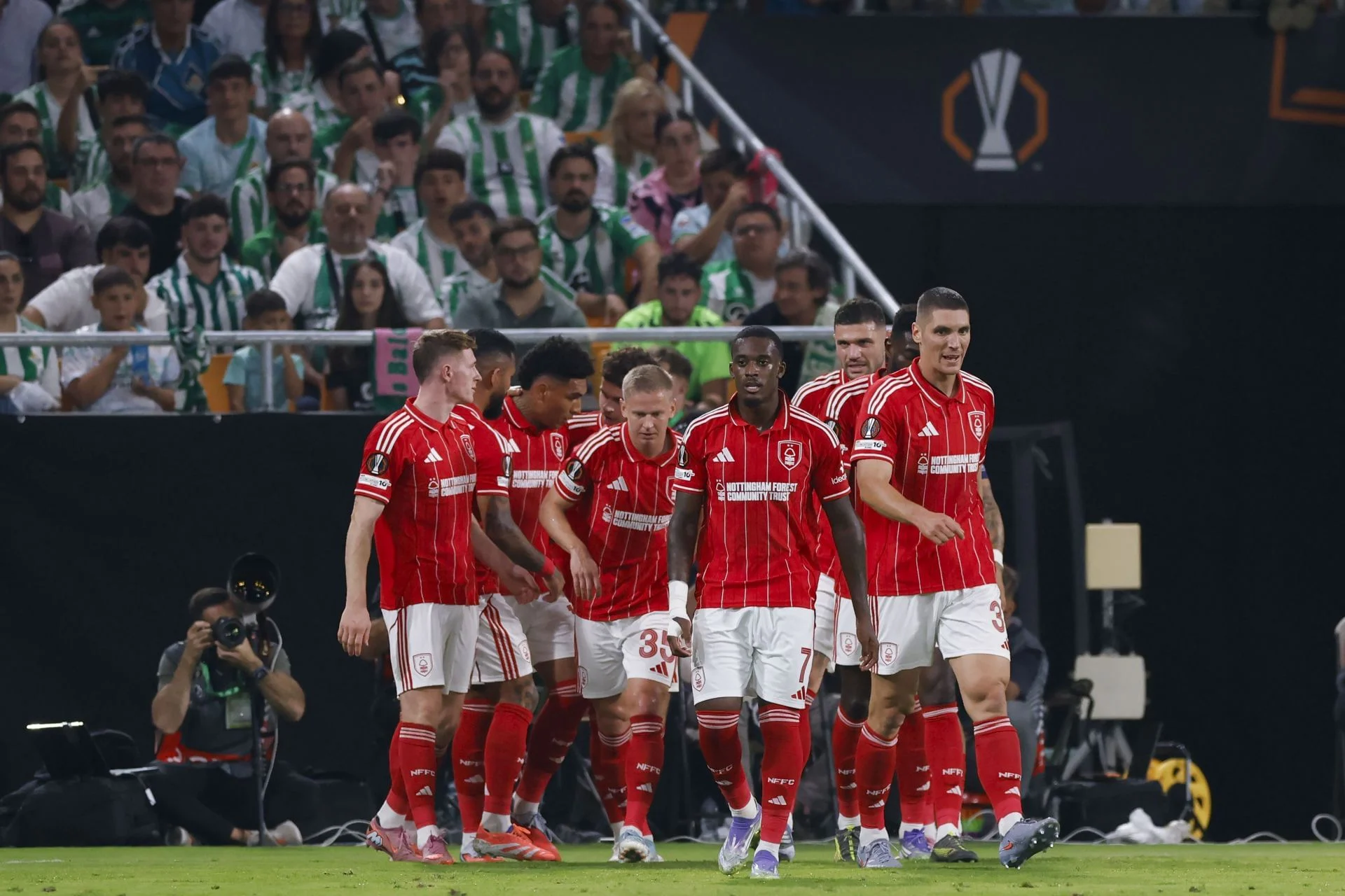 Sunderland vs Nottingham Forest: Prediksi, Susunan Pemain, dan Peluang Taruhan di Stadion of Light