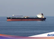 Tegangan Memuncak: Militer Iran Serang Dua Kapal Kontainer Terafiliasi Israel di Selat Hormuz