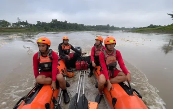 Tragedi Hanyut Sungai Bulango: 2 Bocah Hilang, Keluarga Curiga, dan Tim SAR Bergulir