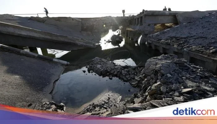 Warga Lebanon Berani Menyeberang Sungai Litani Saat Gencatan Senjata, Jembatan Hancur di Zona Garis Kuning