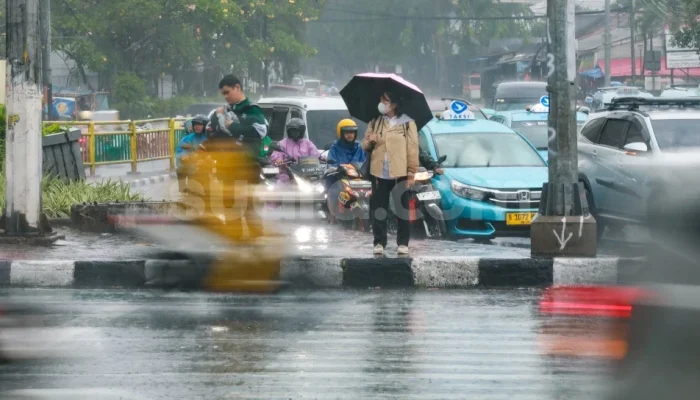 Waspada Hujan Ringan! Cuaca Jakarta Hari Ini Berawan hingga Potensi Gerimis di Seluruh Wilayah
