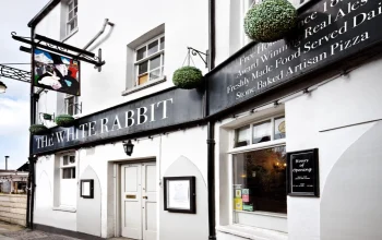 White Rabbit: Dari Pub Oxford hingga Menjadi Raja Pizza Bebas Gluten di UK