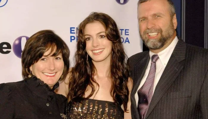 5 Fakta Keluarga Anne Hathaway Pemain The Devil Wears Prada 2