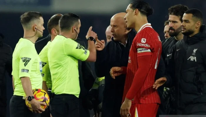 Arne Slot Hadapi Kritik di Liverpool: Masa Depan Tim dan Kepercayaan Fan