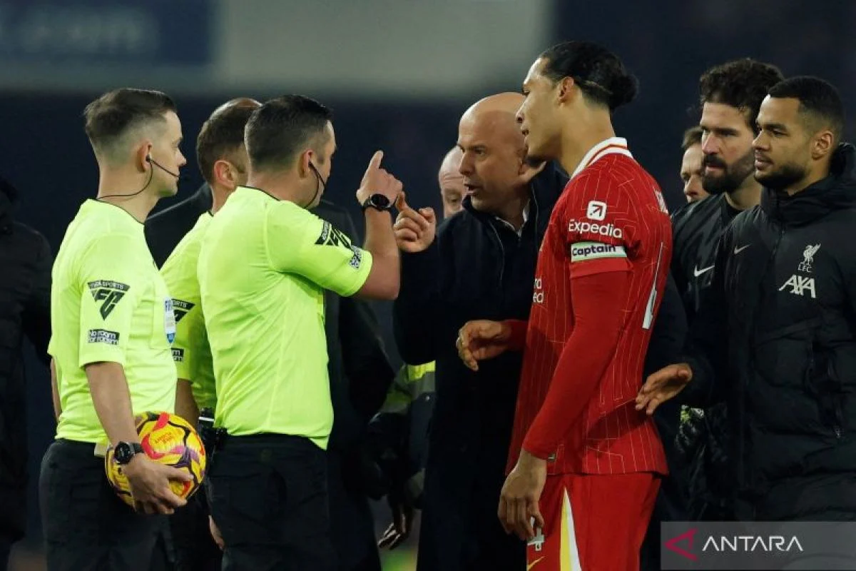 Arne Slot Hadapi Kritik di Liverpool: Masa Depan Tim dan Kepercayaan Fan