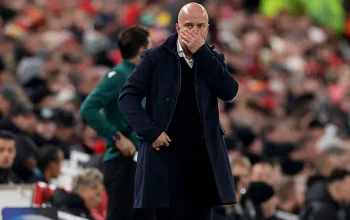 Arne Slot Hadapi Masa Depan Tidak Pasti di Liverpool
