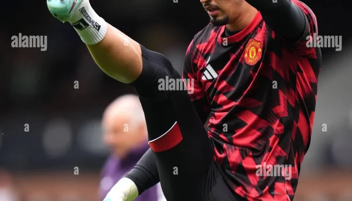Besiktas Incar Penjaga Gawang Manchester United, Altay Bayindir