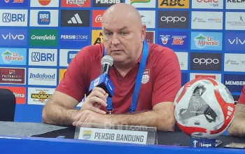 Bojan Hodak Tinggalkan Persib: Kisah di Balik Keputusan Pelatih yang Menggejutkan