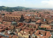 Bologna: Kota Sepakbola, Kuliner Mortadella, dan Warisan Musik yang Menggoda Dunia