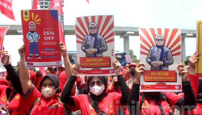 Buruh Demo Menolak Permenaker Outsourcing, Tuntut Revisi Aturan