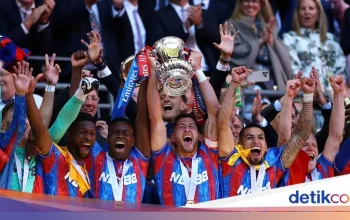 Crystal Palace Raih Trofi Eropa Pertama Melalui Conference League