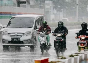 Cuaca Besok Pagi: Hujan Ringan dan Angin Kencang di Jakarta dan Makassar