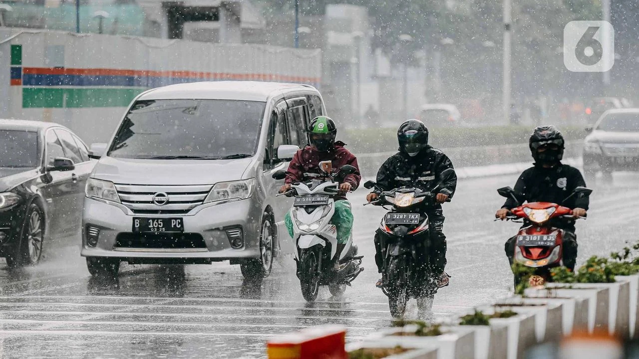 Cuaca Besok Pagi: Hujan Ringan dan Angin Kencang di Jakarta dan Makassar