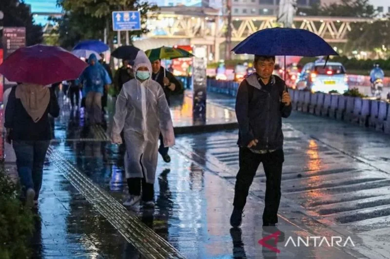 Cuaca Hari Ini: Jakarta dan Kota Besar Lainnya Berpotensi Diguyur Hujan
