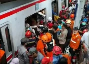Dedi Mulyadi Salurkan Santunan Korban KRL Bekasi Rp 50 Juta