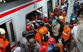 Dedi Mulyadi Salurkan Santunan Korban KRL Bekasi Rp 50 Juta