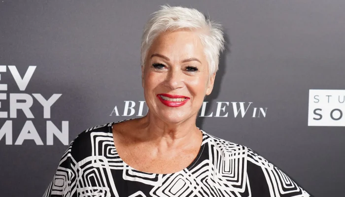 Denise Welch Merasa Terkejut Setelah Mengetahui Kesulitan Rekan Kerjanya
