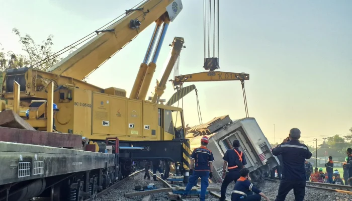 Dirut KAI Diminta Lengser Usai Tabrakan KRL-Argo Bromo Anggrek, Pengamat Tuntut DPR Juga Bertanggung Jawab