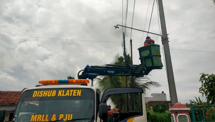 Dishub Bandung Segera Perbaiki Lampu dan Jaringan Optik yang Rusak Imbas Kericuhan di Simpang Dago