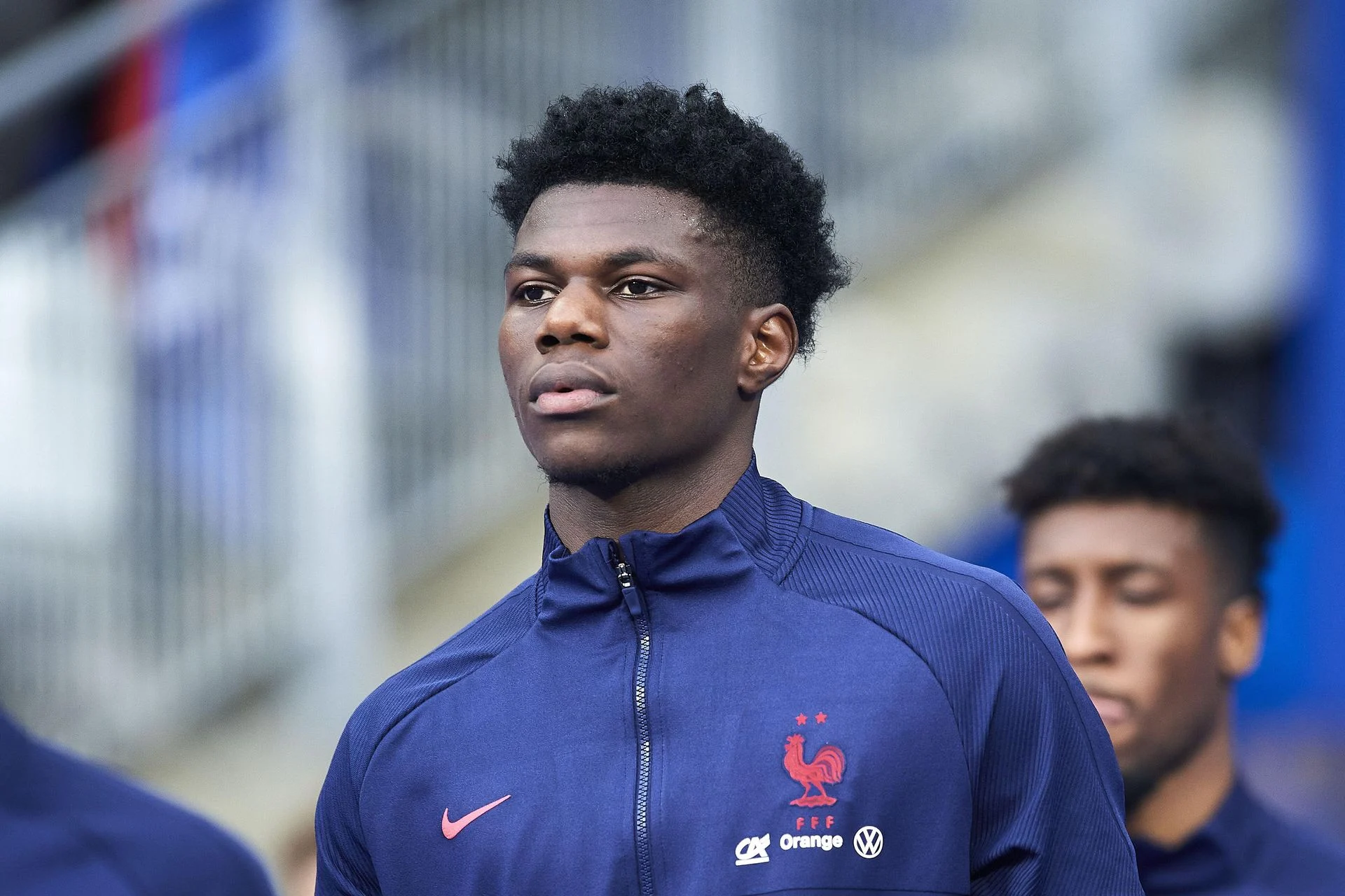 Emmanuel Petit Sarankan Aurelien Tchouameni sebagai Pengganti Casemiro di Manchester United