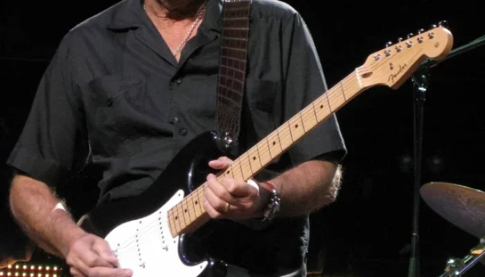 Eric Clapton: Sang Gitaris Legendaris yang Tak Pernah Betah