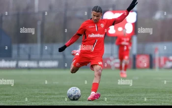 FC Groningen Incar Marley Dors dari Almere City