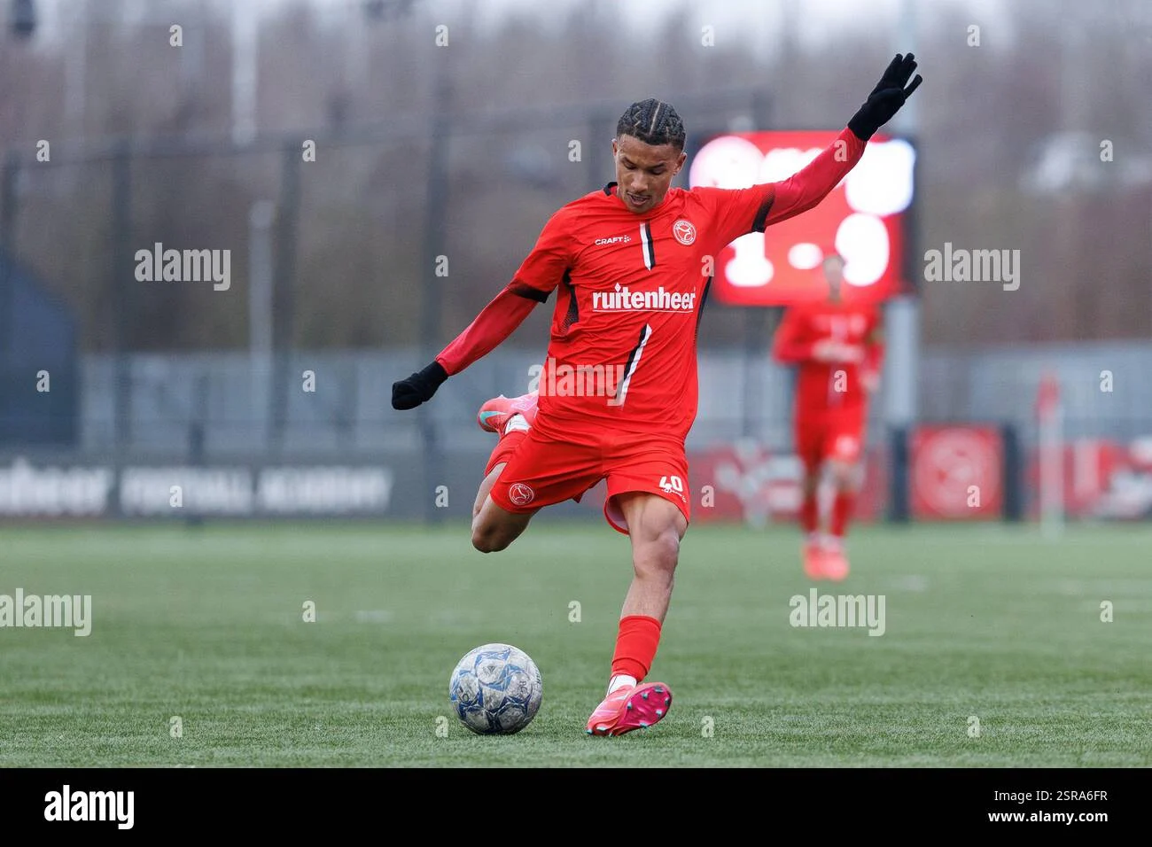 FC Groningen Incar Marley Dors dari Almere City