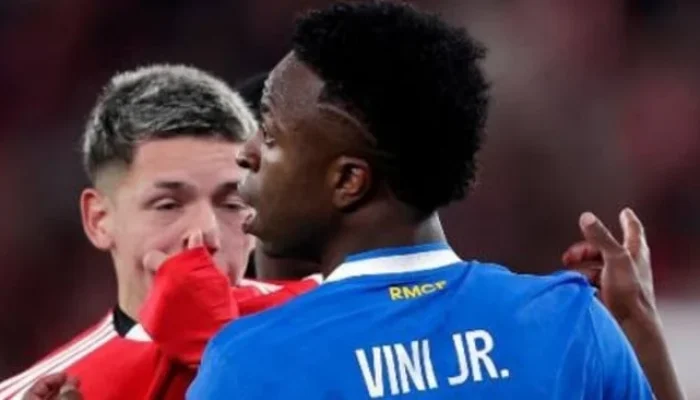 FIFA Siapkan Vinicius Law di Piala Dunia 2026: Kartu Merah untuk Pemain yang Menutup Mulut