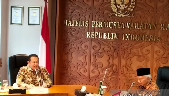 Fitnah Personal terhadap Sekretaris Kabinet: Amien Rais Dikecam Ferdinand Hutahaean