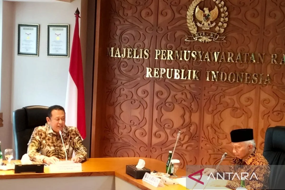Fitnah Personal terhadap Sekretaris Kabinet: Amien Rais Dikecam Ferdinand Hutahaean
