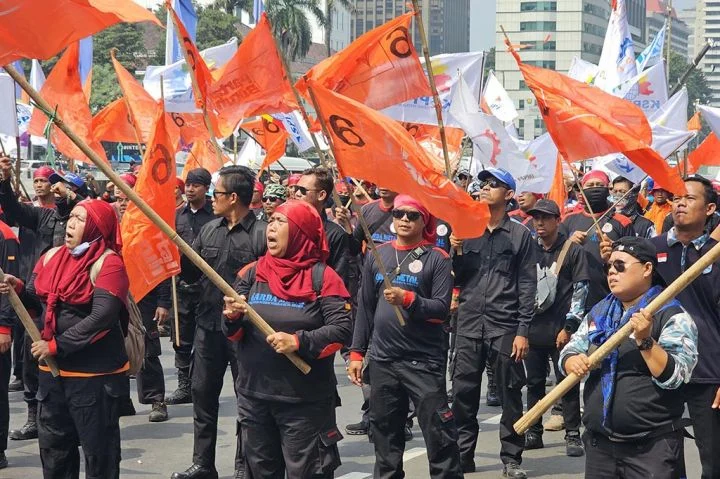 Gebrak Kritik Serikat Buruh Dekat Kekuasaan: Fakta Demo Buruh, Penangkapan, dan Dukungan Politik