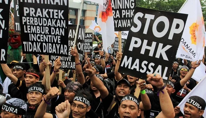 Gelombang PHK Massal Menghantam Indonesia, Pekerja Terdampak Mencari Solusi