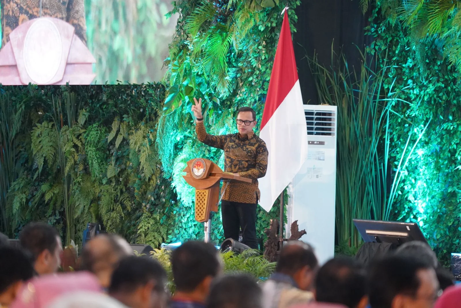 Generasi Muda Siap Pimpin Indonesia: Wamendagri Bima Arya Tekankan Tantangan Kepala Daerah