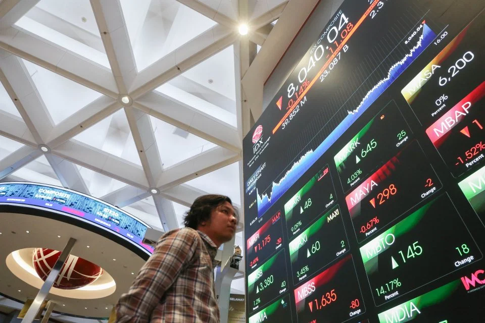 IHSG Diprediksi Koreksi, Saham PTRO dan ANTM Jadi Sorotan