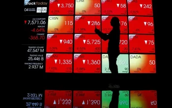 IHSG Terperosok Tinggalkan 7.000, Saham BBCA Ambles ke 5.800, Apa Pemicunya?
