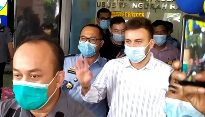 Imigrasi Ngurah Rai Usir Bule Italia yang Bersaing dengan Polisi, Kakanwil Ingatkan Aturan Imigrasi