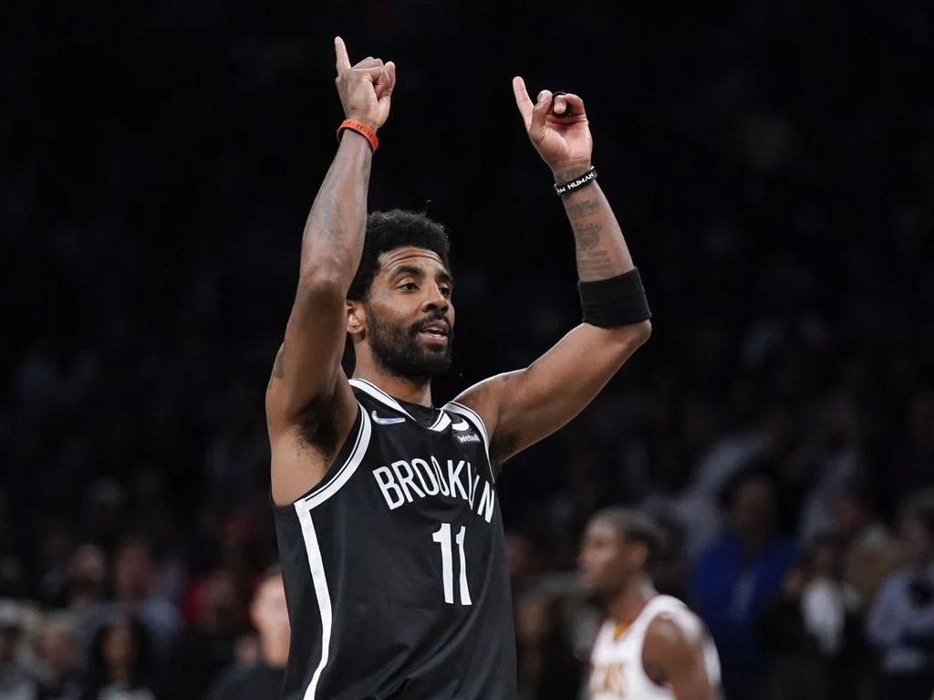 Insiden di Tokyo dan Perdagangan Kyrie Irving: Berita Terkini