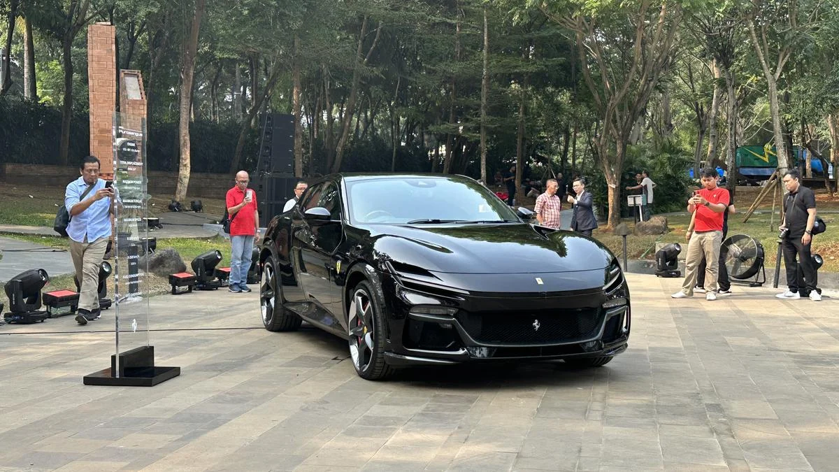 Investor Semakin Optimis, Ferrari Hadapi Kritik atas Rencana Mobil Listrik