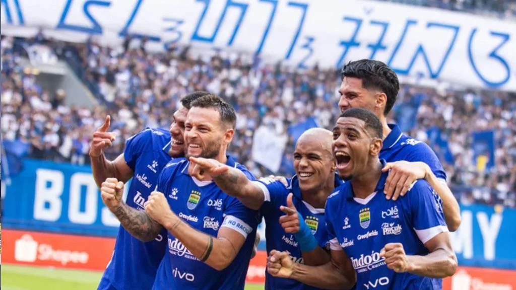 Jadwal Sepak Bola Malam Ini: Atletico vs Arsenal dan Persib Bandung Bersiap