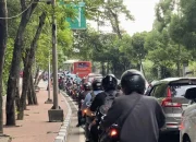 Jalan Raya Lenteng Agung Ambles, Ini Kronologi dan Dampaknya
